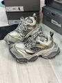 Кроссовки Balenciaga женский замша графитовый 136744-2