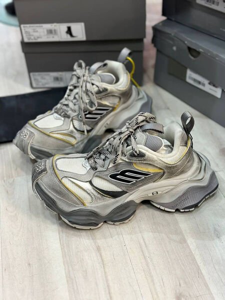 Кроссовки Balenciaga женский замша графитовый 136744-2