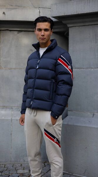 Мужской пуховик Moncler Solayan Hooded мужской синий n3029816-1-9