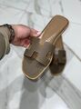 Шлепки Hermès женский кожа бежевый 89413-4