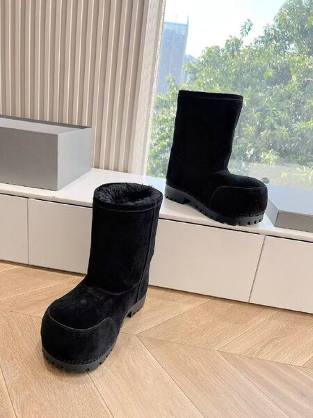 Женские ботинки Balenciaga Women's Alaska Fur Bootie женский замша черный y7373091-1-2