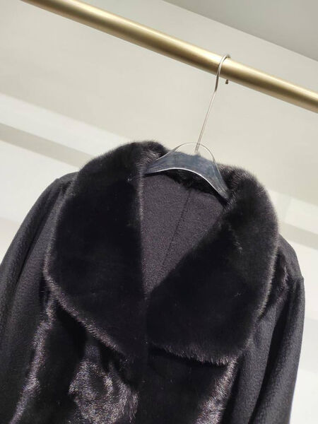 Пончо Loro Piana женский черный 129622-3