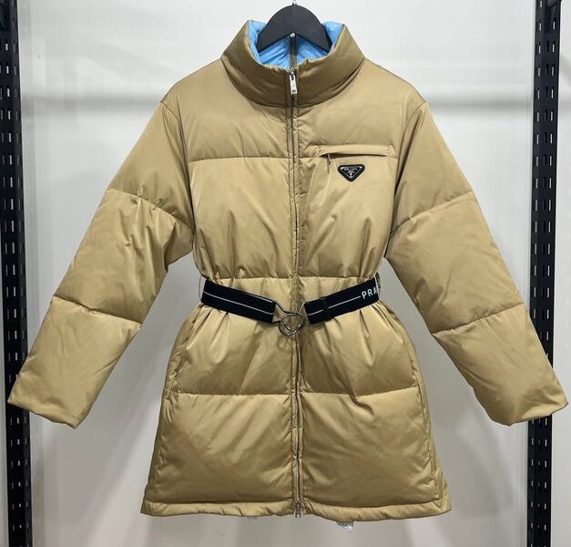 Пуховик Prada женский бежевый 125836
