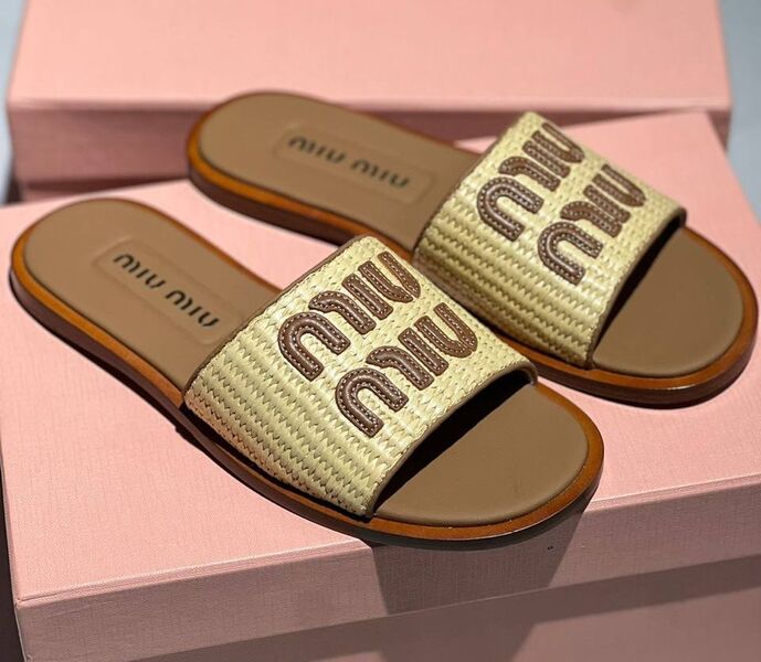 Шлепки Miu Miu женский кожа бежевый 148056