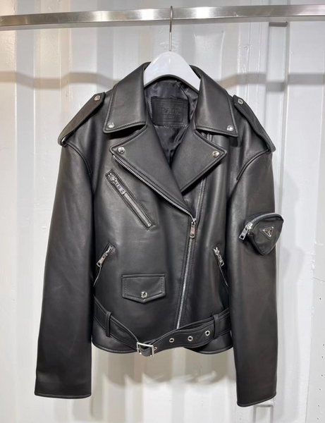 Куртка Prada женский кожа черный 39240-4