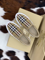 Лоферы Burberry женский текстиль бежевый 39784-3