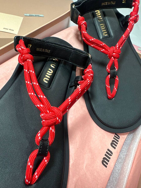 Сандалии Miu Miu женский кожа бордовый 149558-3