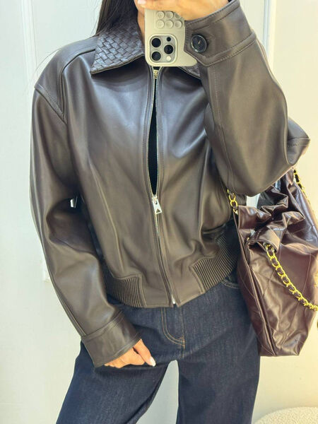 Куртка Bottega Veneta женский кожа черный 197396-2