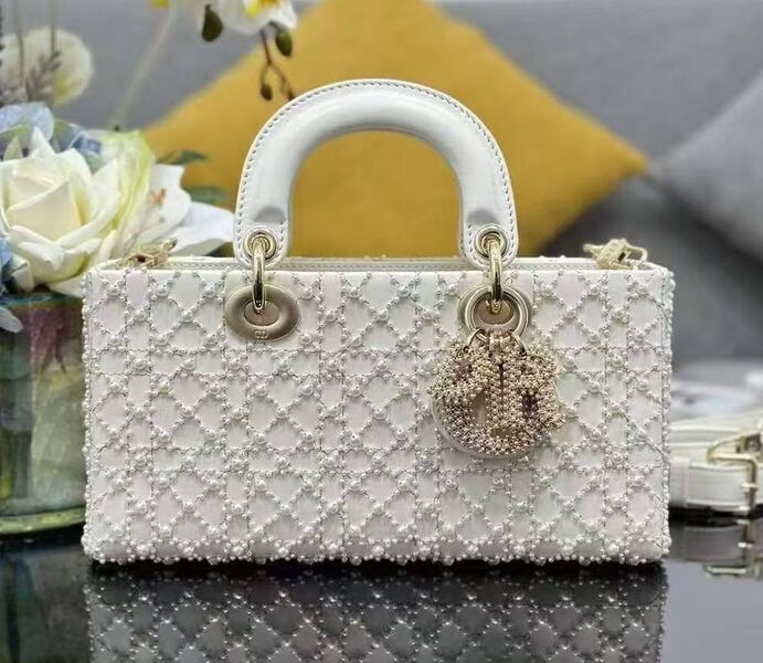 Сумка Christian Dior Lady женский кожа белый 196566