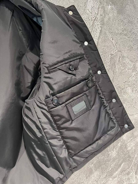 Жилет Prada женский черный 127410-4