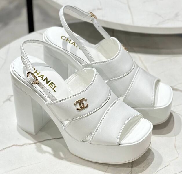 Босоножки Chanel женский кожа белый 146180
