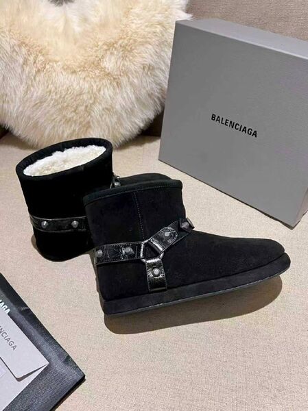 Женские зимние сапоги Balenciaga женский замша черный c6413260-1-3