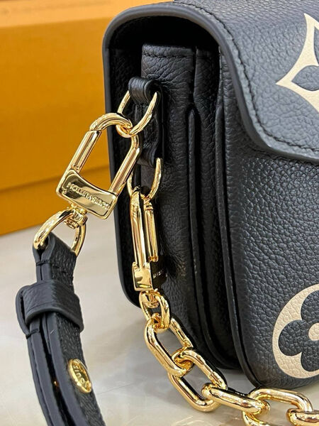 Сумка Louis Vuitton Pochette Metis женский кожа черный 148636-3