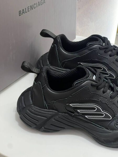 Кроссовки Balenciaga женский кожа черный 180492-2