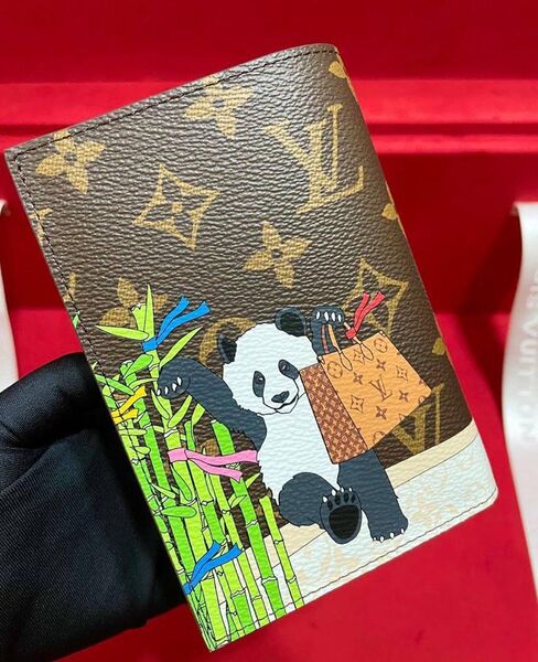 Обложка на паспорт Louis Vuitton женский 55338