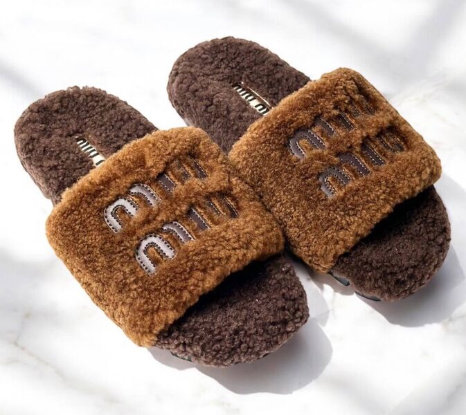 Тапочки Miu Miu женский натуральный мех 164330