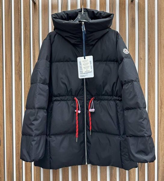 Пуховик Moncler женский черный 130467