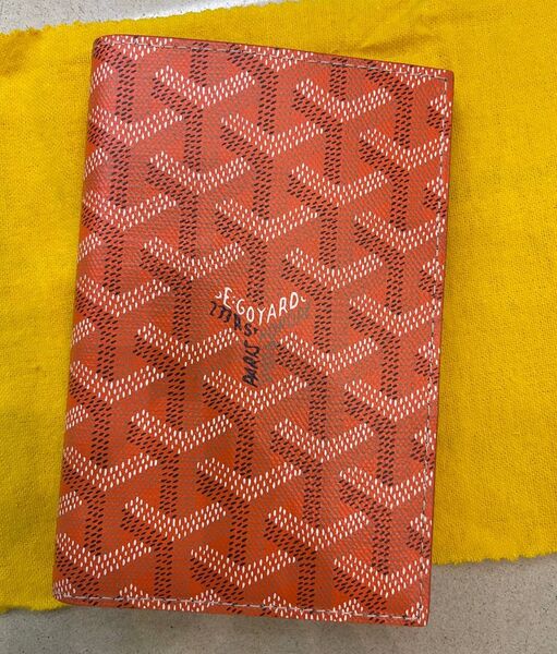 Обложка на паспорт Goyard мужской кожа оранжевый 179055