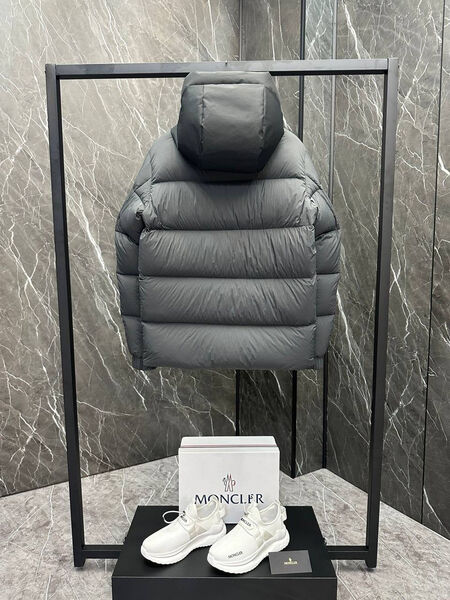 Мужской пуховик Moncler мужской графитовый 201795-2