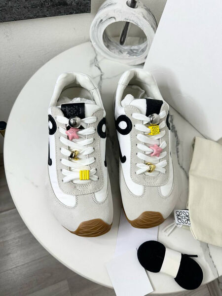 Кроссовки Loewe женский замша белый 180368-3