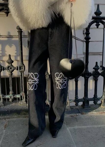 Джинсы Loewe женский джинса черный 186881