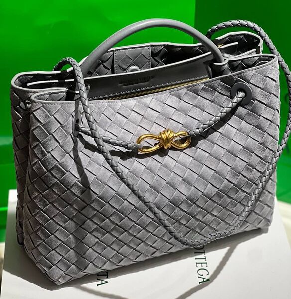 Сумка Bottega Veneta женский замша графитовый 172395