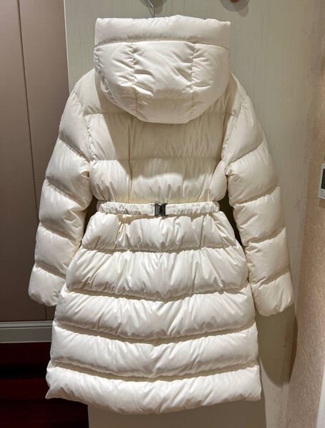 Пуховик Moncler женский бежевый 130202-2