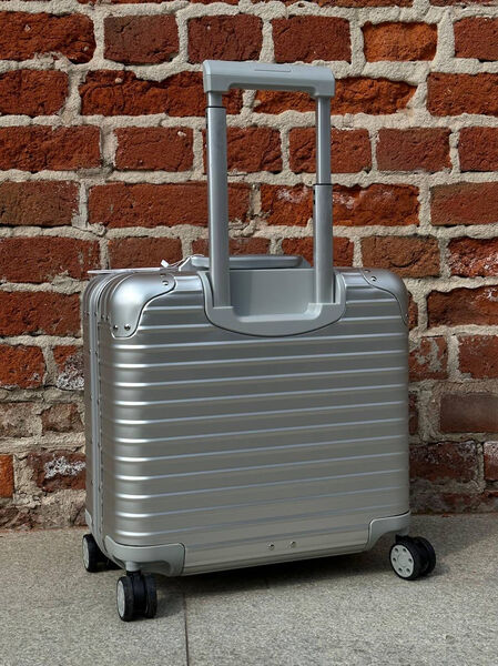 Чемодан Rimowa женский графитовый 132934-4