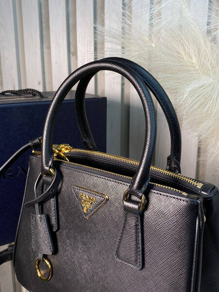 Сумка Prada женский кожа черный 136976-2