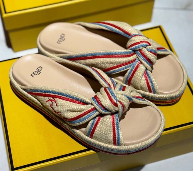 Шлепки Fendi 153122