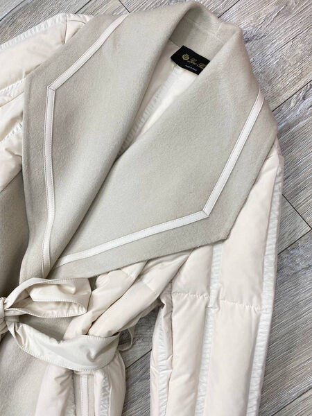 Пальто Loro Piana женский бежевый 131509-2