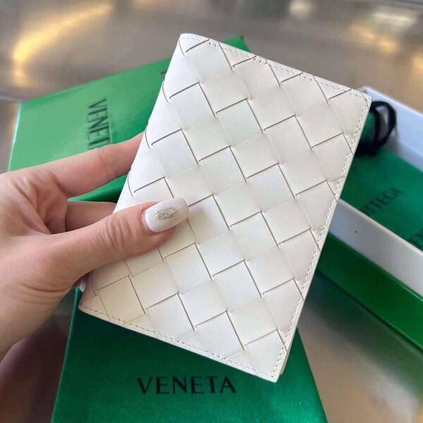 Мужская обложка на паспорт Bottega Veneta мужской кожа белый 113494-2