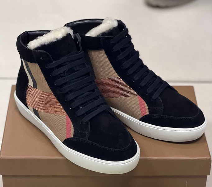 Кроссовки Burberry женский текстиль темно-бежевый 33031