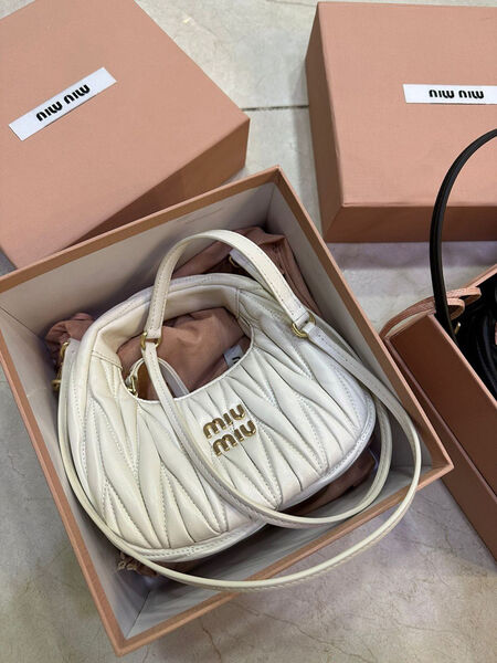 Сумка Miu Miu Wander женский кожа белый 112259-4