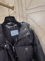 Пуховик Prada женский черный 201356-4