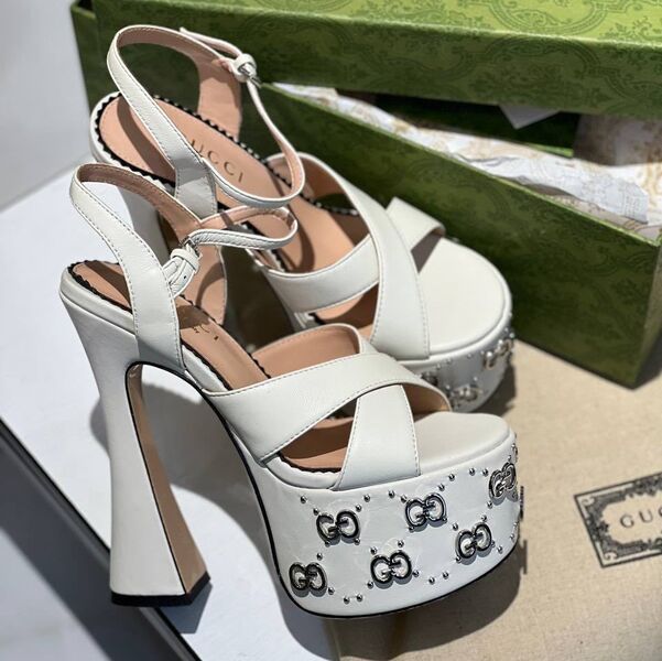 Босоножки Gucci женский кожа белый 107350