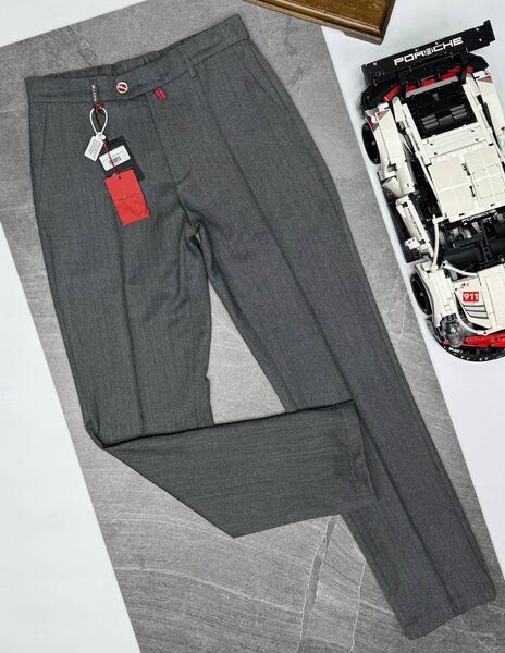 Мужские брюки Kiton мужской графитовый 169338