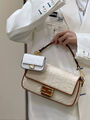 Сумка Fendi Baguette женский текстиль бежевый 142095-4