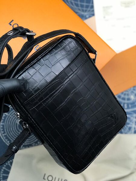 Мужская сумка мессенджер Louis Vuitton мужской кожа черный 76089-2