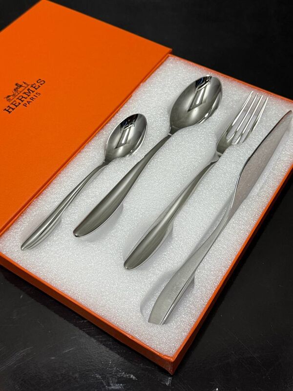 Набор столовых приборов HERMES