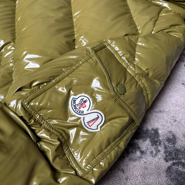 Мужской пуховик Moncler мужской болотный 171685-3