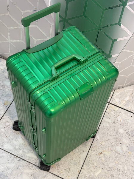 Чемодан Rimowa женский пластик болотный 196081-2