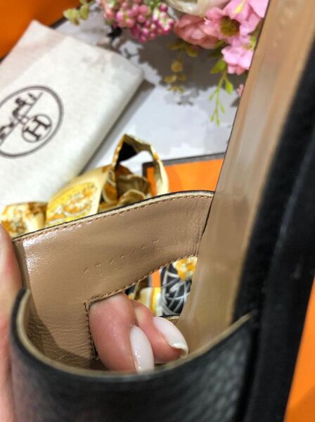 Шлепки Hermès женский кожа черный 89359-2