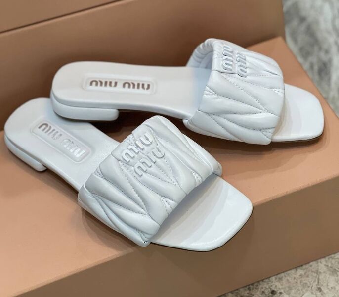 Шлепки Miu Miu женский кожа белый 107083