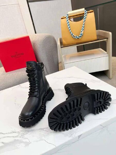 Женские ботинки Valentino женский кожа черный y8121838-1-3