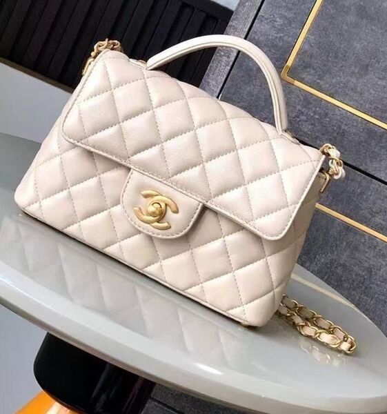 Сумка Chanel женский кожа бежевый 182089