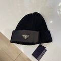 Шапка Prada женский черный j2134009-1-3