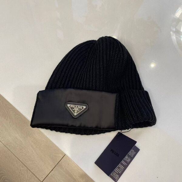 Шапка Prada женский черный j2134009-1-3