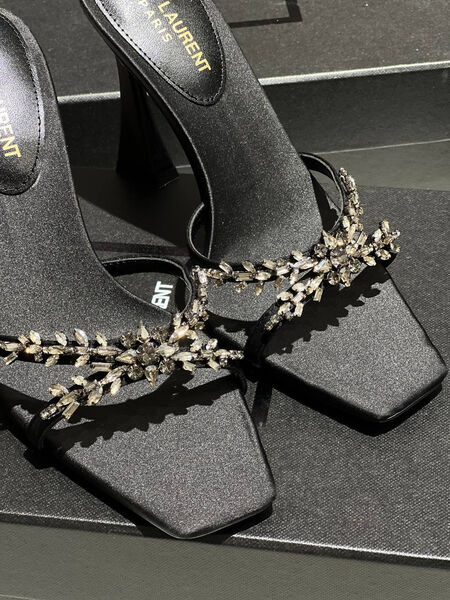 Шлепки Saint Laurent женский кожа черный 171052-3