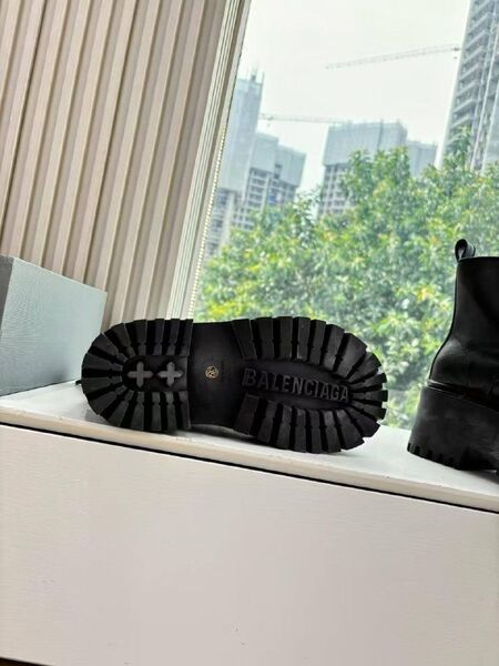 Ботинки Balenciaga Strike Platform женский кожа черный T761469-1-7